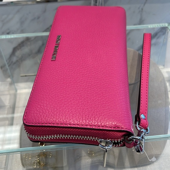 MICHAEL KORS JST 
Leather Continental Wristlet Phone Case Wallet 
Dragonfruit - Picture 16 of 16